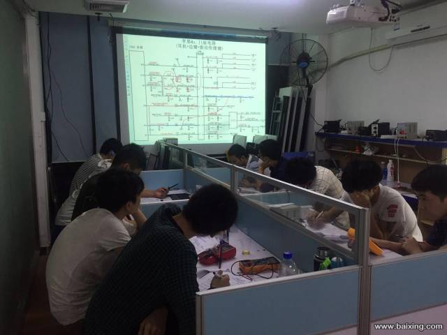 深圳疯狂手机维修培训_芯片级手机维修_苹果三星国产